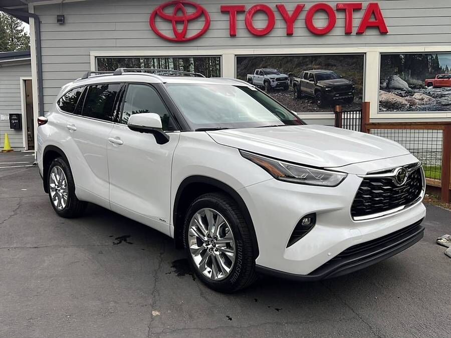2026 TOYOTA Highlander