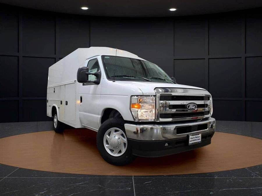 2026 FORD E-350