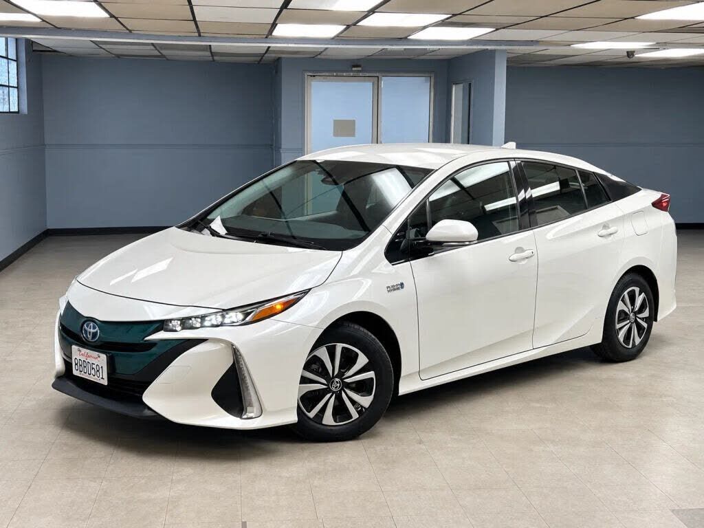 2017 TOYOTA Prius
