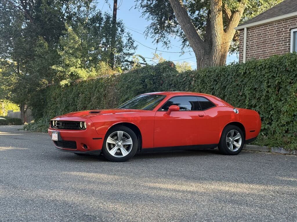 2017 DODGE Challenger