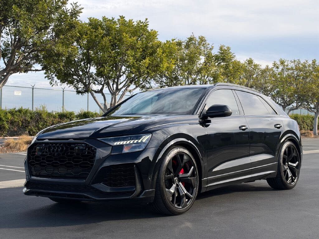 2022 AUDI RS Q8