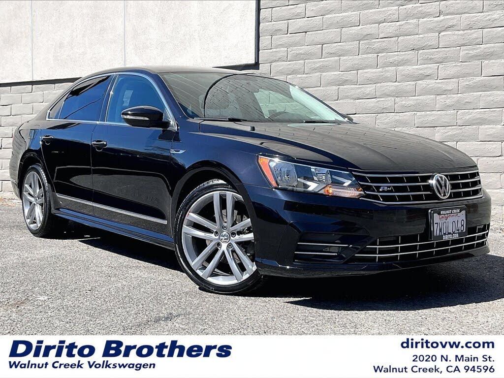 2017 VOLKSWAGEN Passat