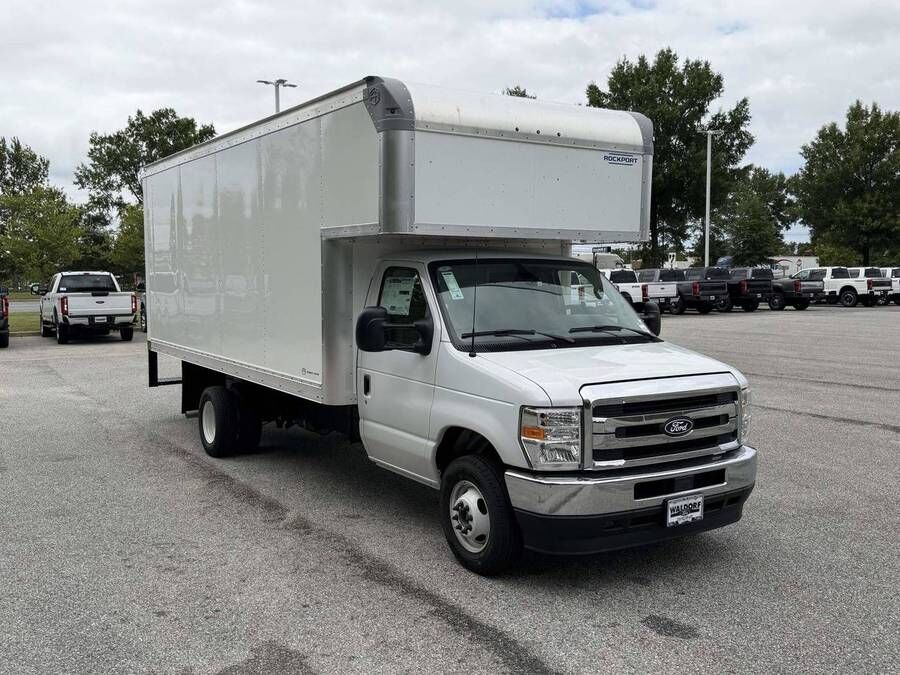 2027 FORD E-450