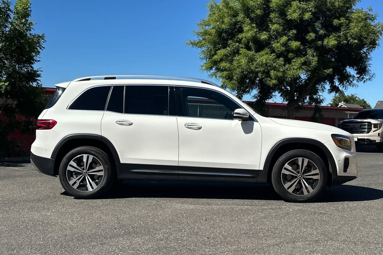 2025 Mercedes-Benz GLB-Class