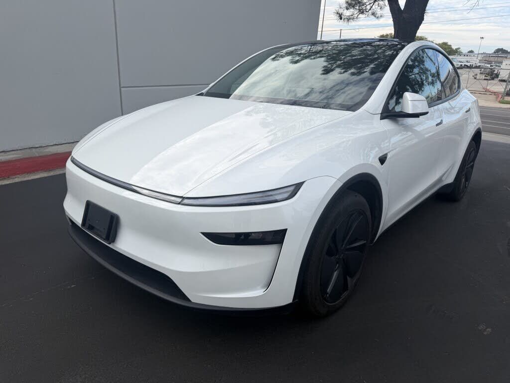 2026 TESLA Model Y