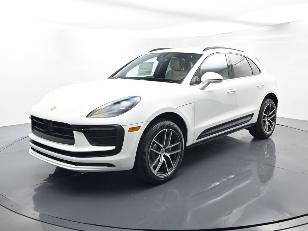 2026 PORSCHE Macan