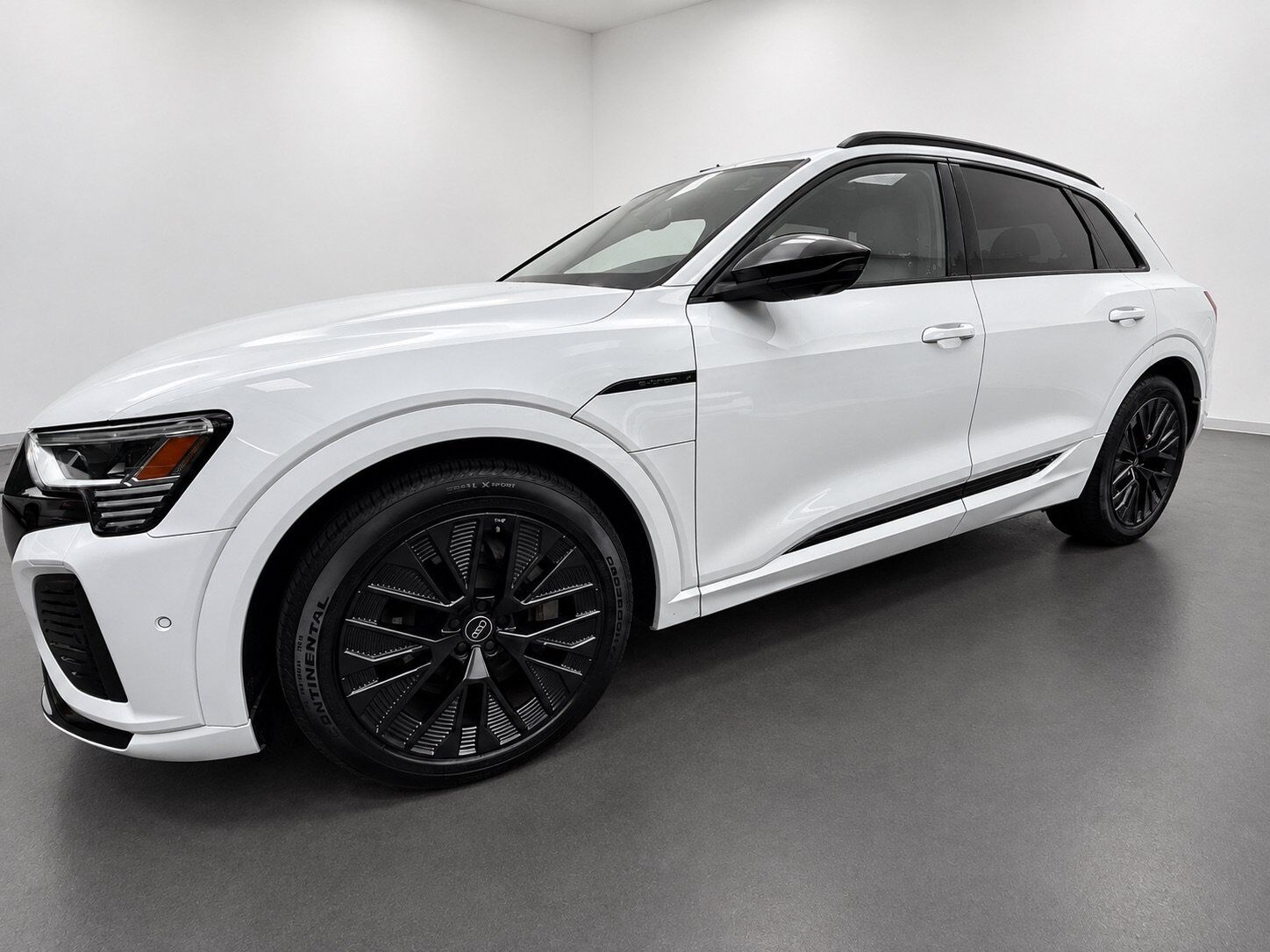 2024 AUDI Q8