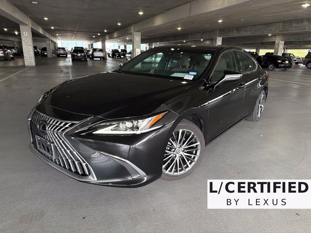 2025 LEXUS ES