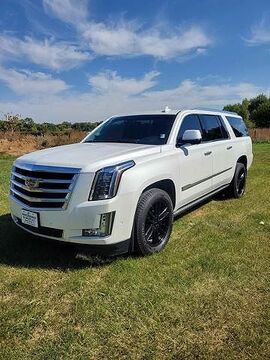 2017 CADILLAC Escalade ESV