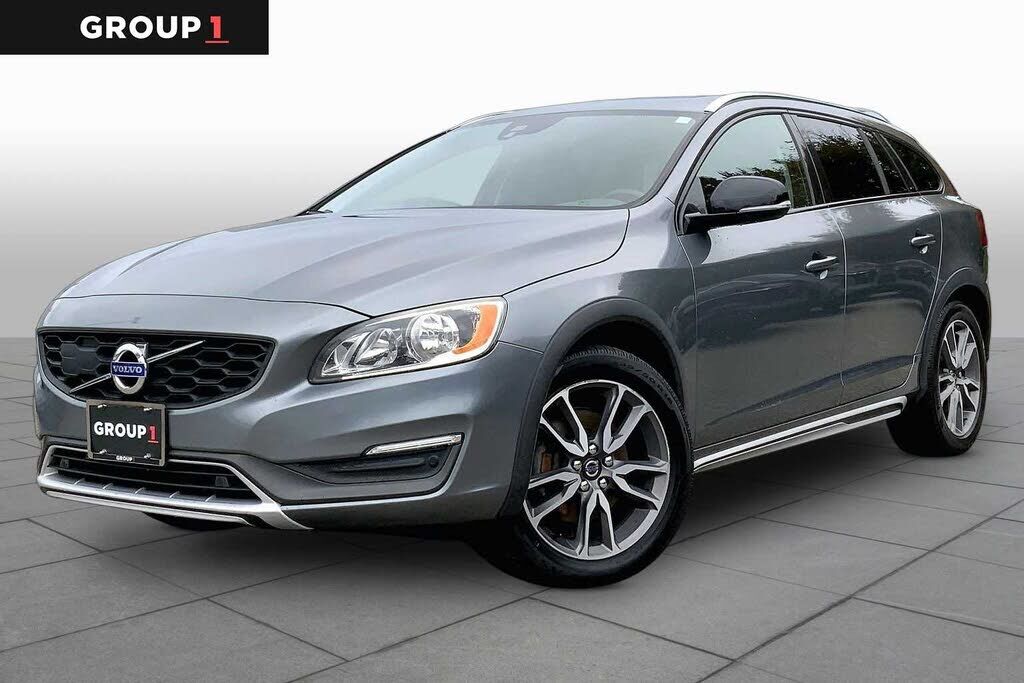 2016 VOLVO V60CC