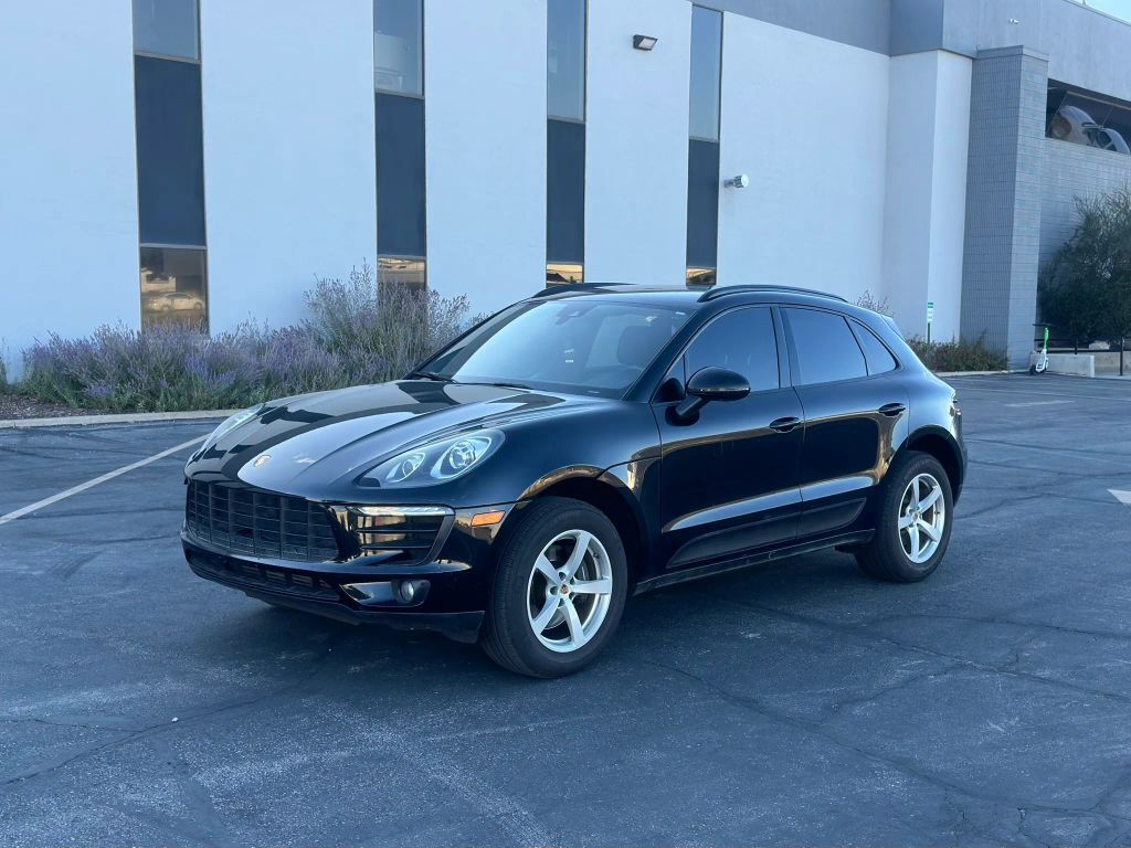 2017 PORSCHE Macan