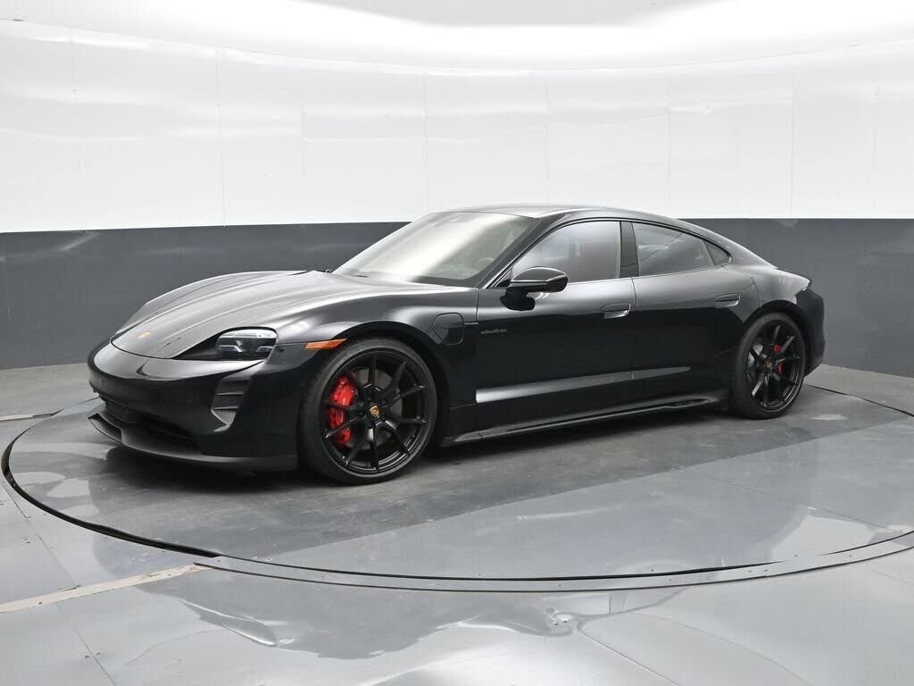 2024 PORSCHE Taycan