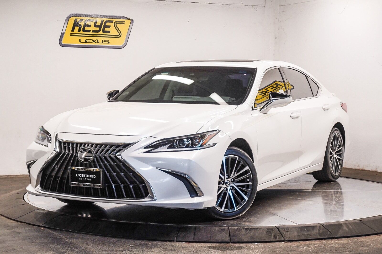 2025 LEXUS ES