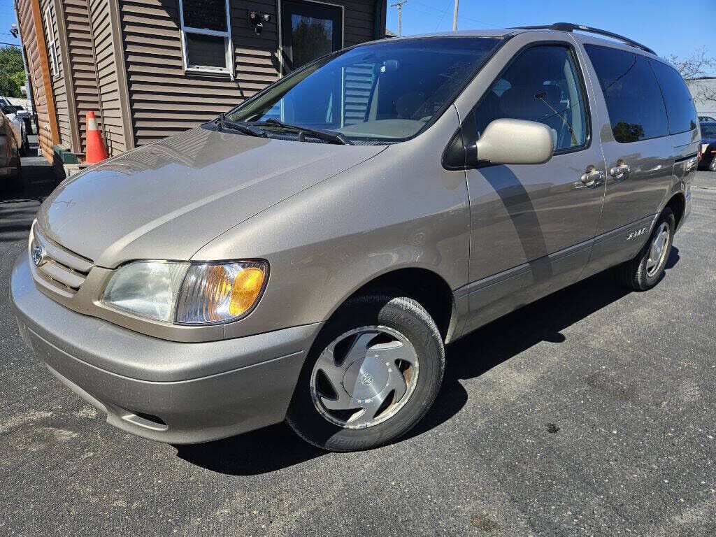 2002 TOYOTA Sienna
