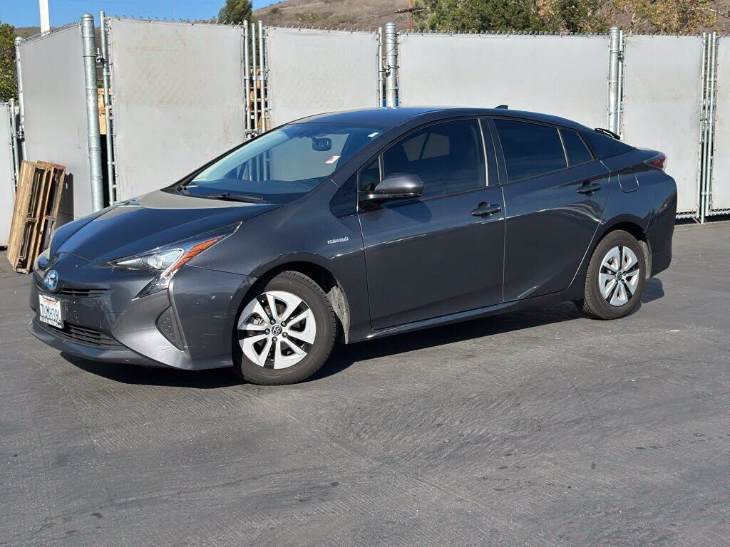 2016 TOYOTA PRIUS