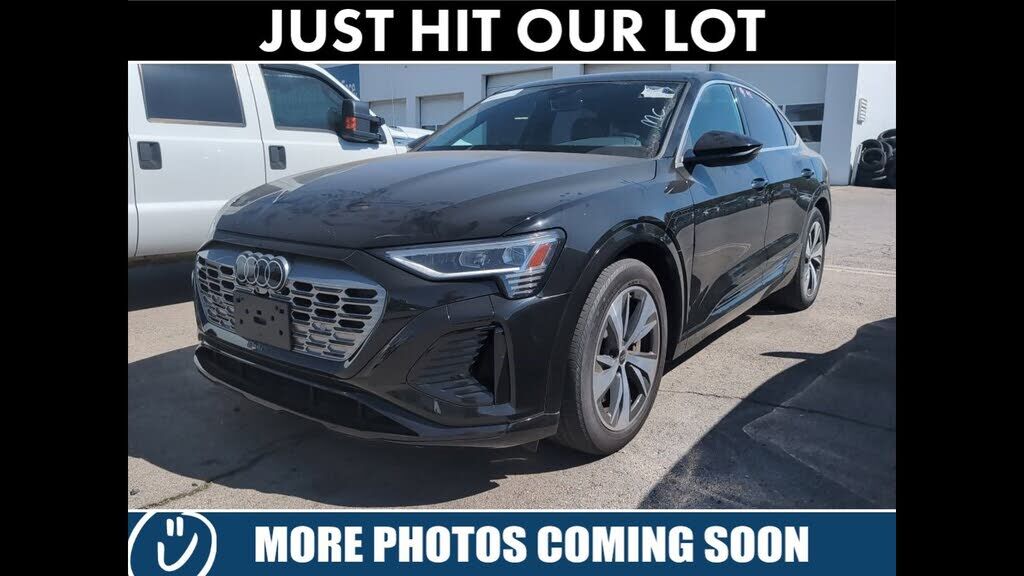 2024 AUDI Q8