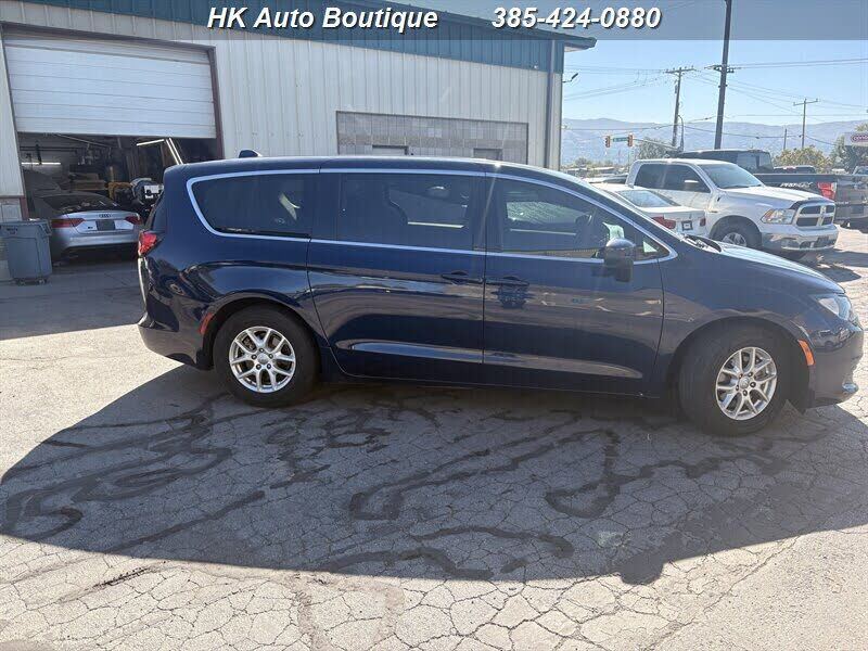 2017 CHRYSLER Pacifica