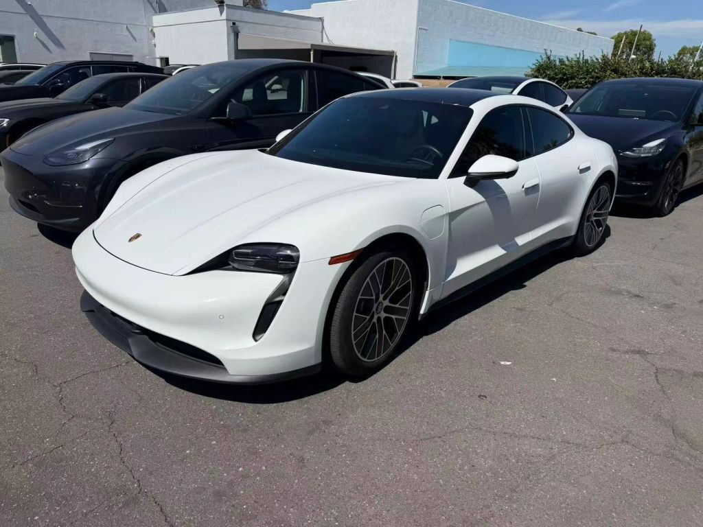 2021 PORSCHE Taycan