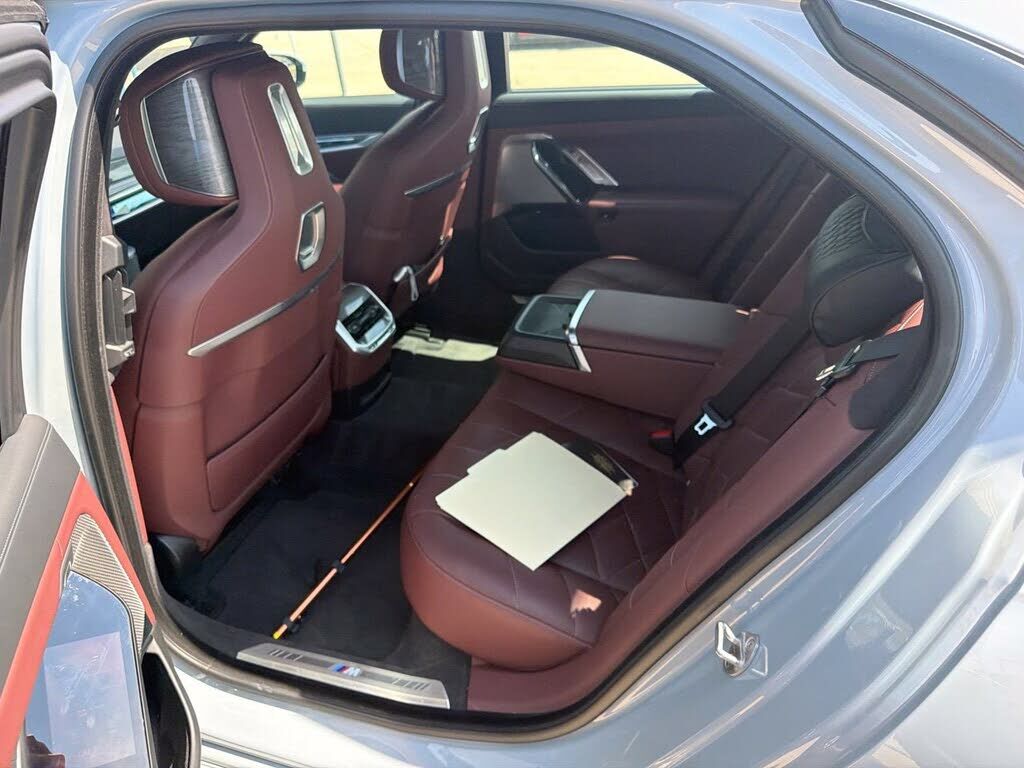 2023 BMW 740i