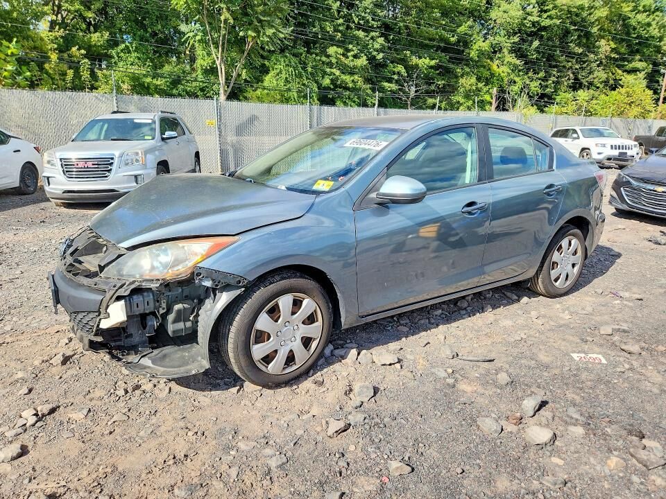 2013 MAZDA Mazda3