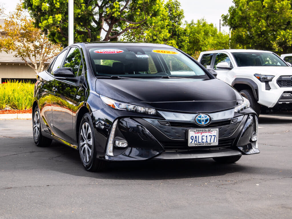 2022 TOYOTA Prius