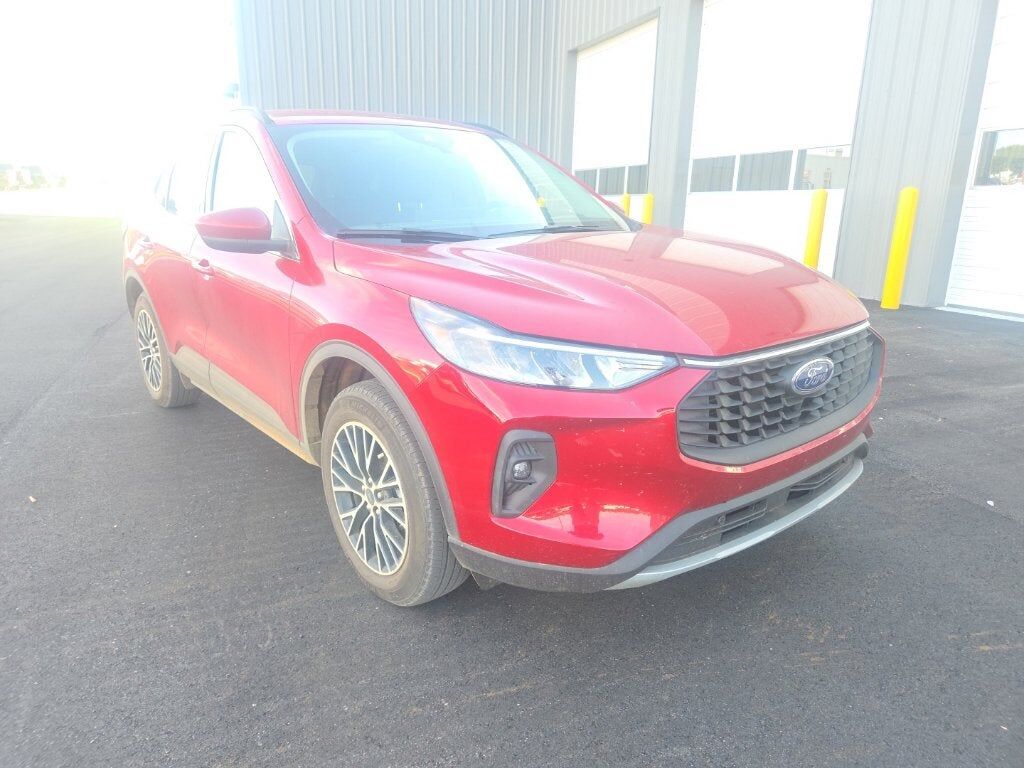 2025 FORD Escape