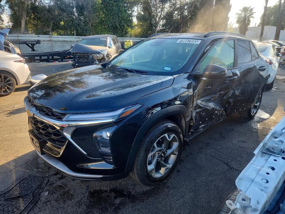 2025 CHEVROLET Trax