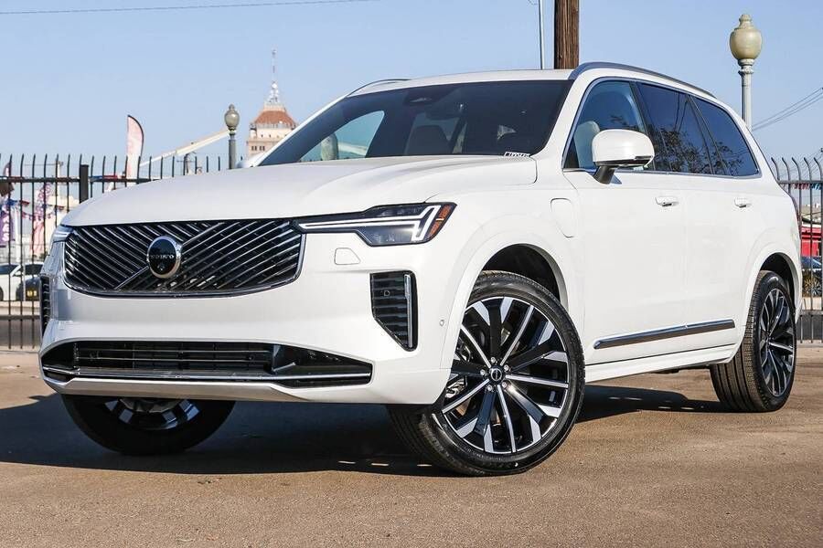 2026 VOLVO XC90