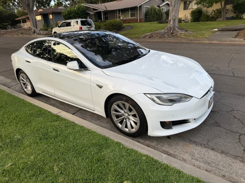 2016 TESLA Model S