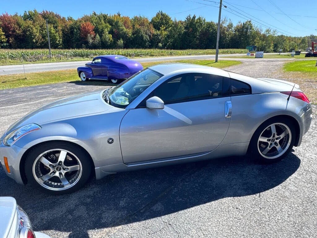 2004 NISSAN 350Z