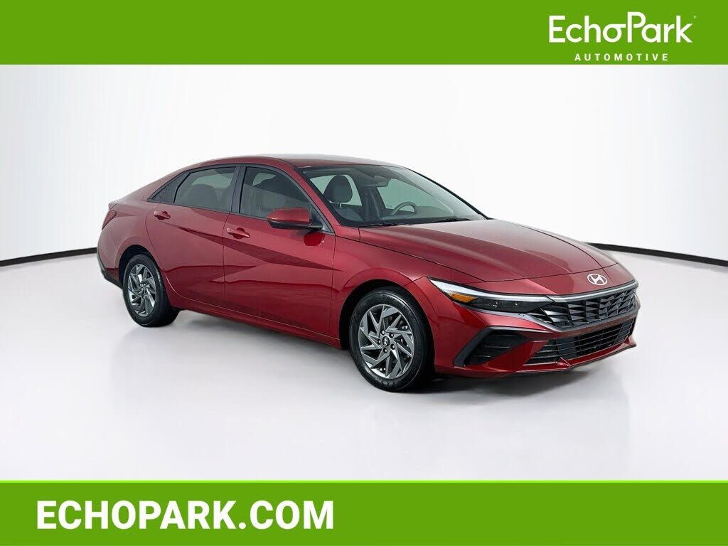 2024 HYUNDAI Elantra