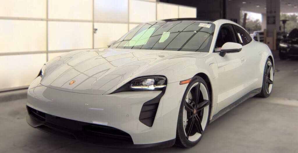 2020 PORSCHE Taycan
