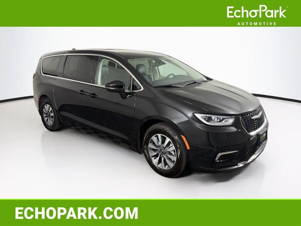 2023 CHRYSLER Pacifica