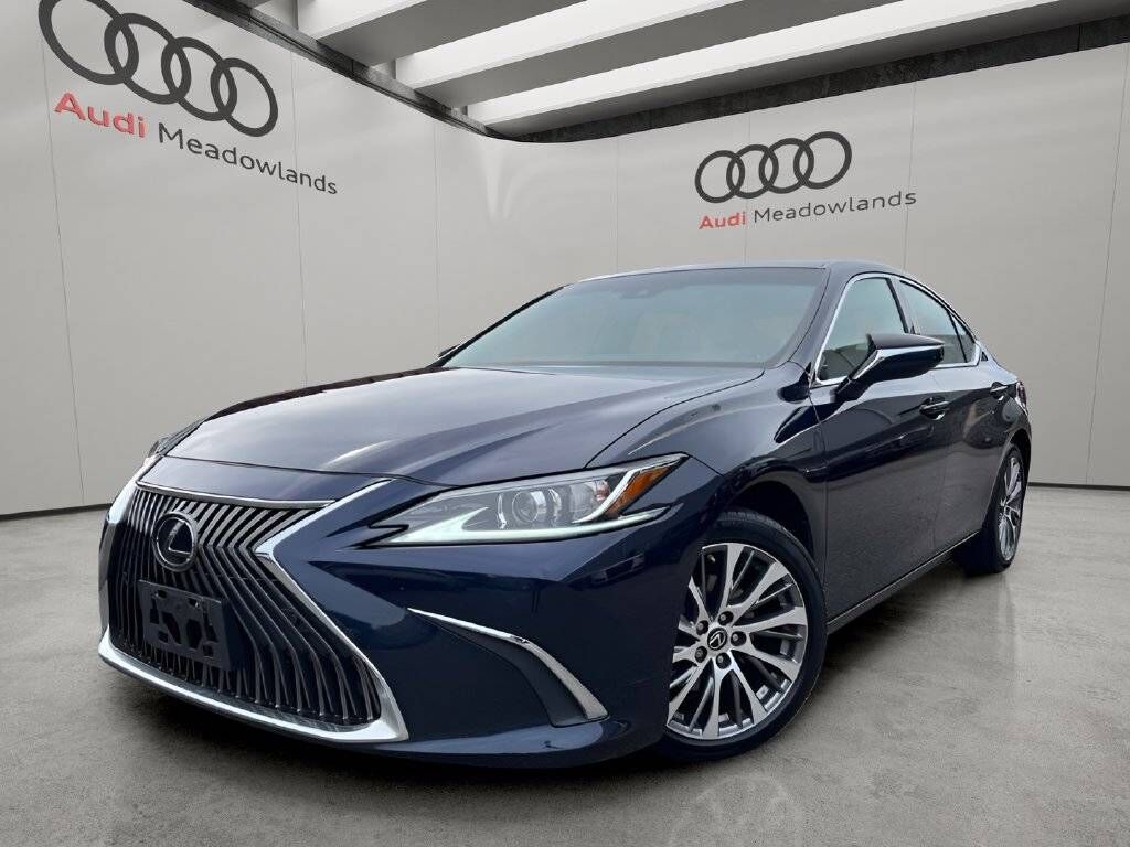 2019 LEXUS ES