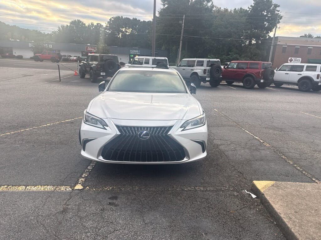 2022 LEXUS ES