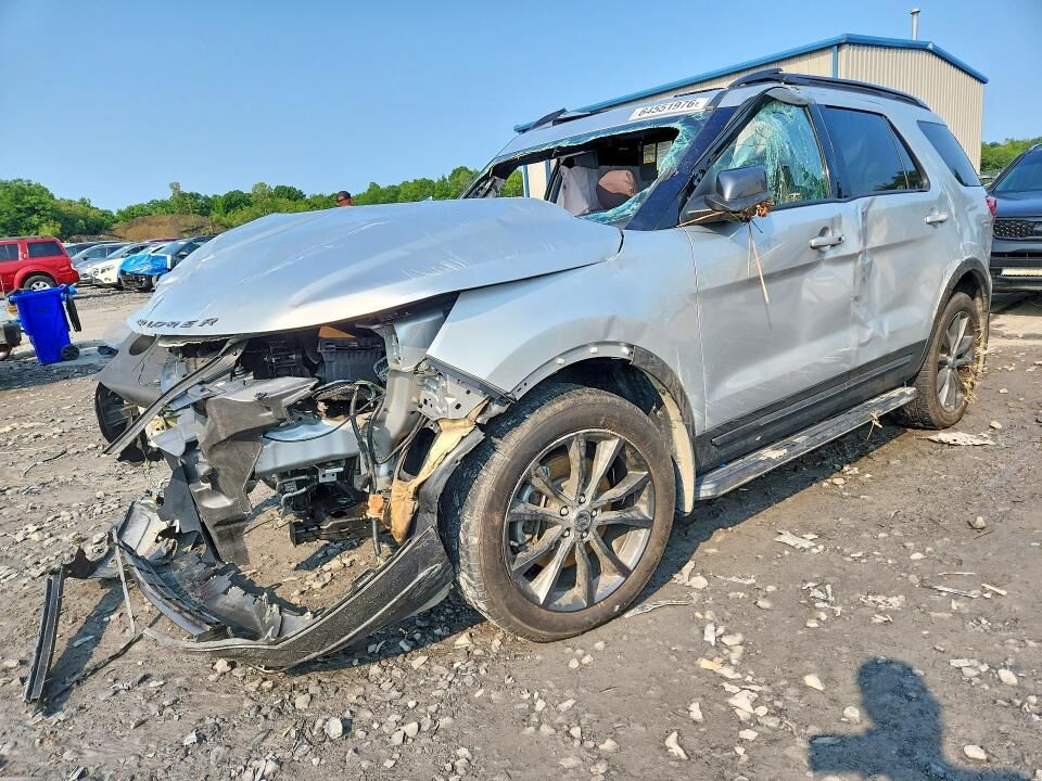 2018 FORD Explorer