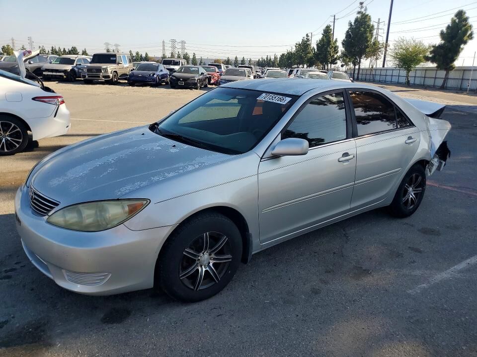 2005 TOYOTA Camry