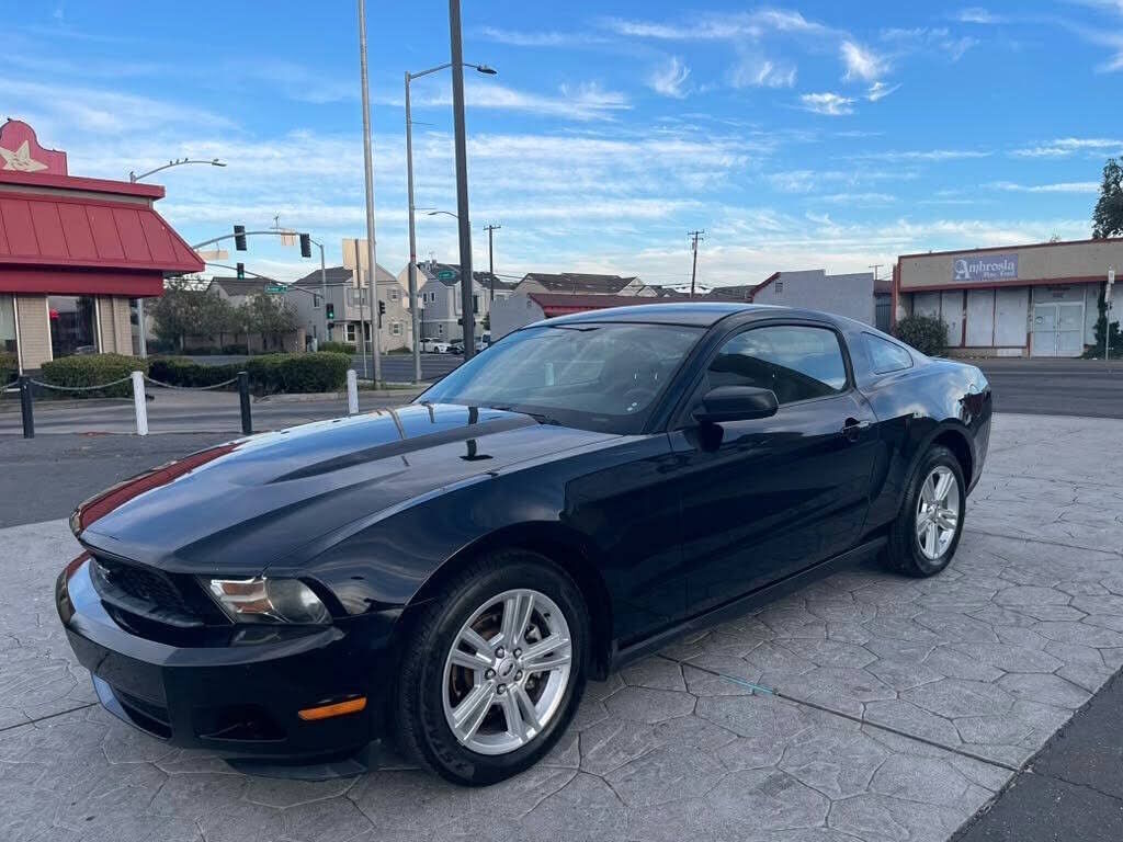 2010 FORD Mustang