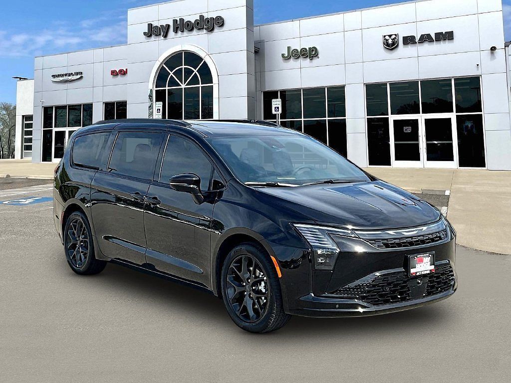 2027 CHRYSLER Pacifica