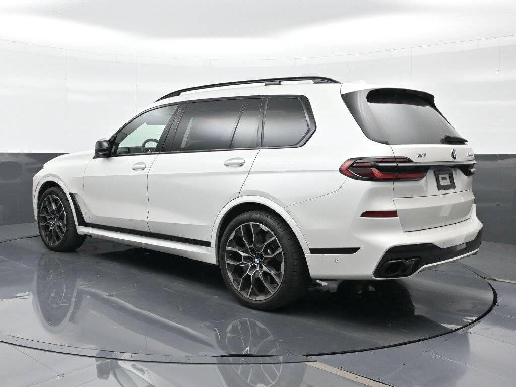 2024 BMW X7