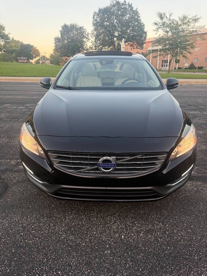 2015 VOLVO V60