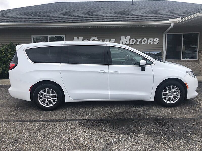 2023 CHRYSLER Voyager