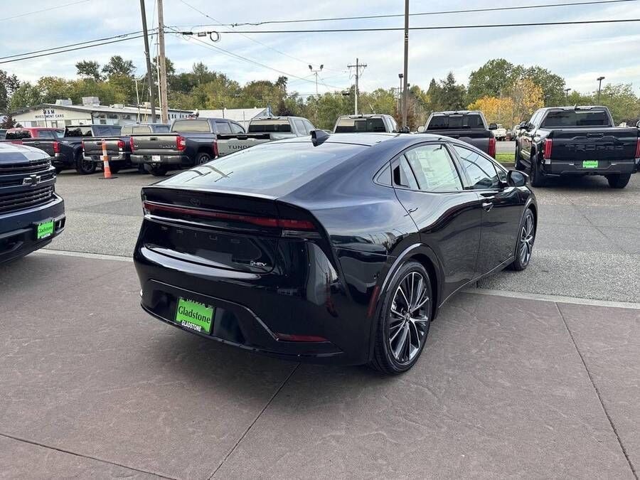 2027 TOYOTA PRIUS