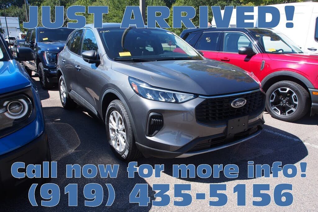 2023 FORD Escape