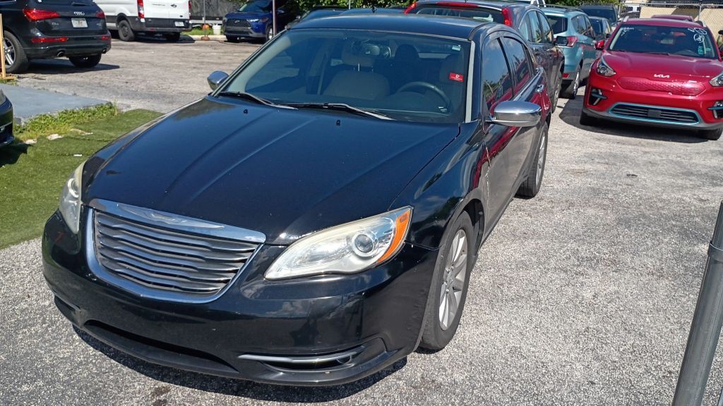 2013 CHRYSLER 200