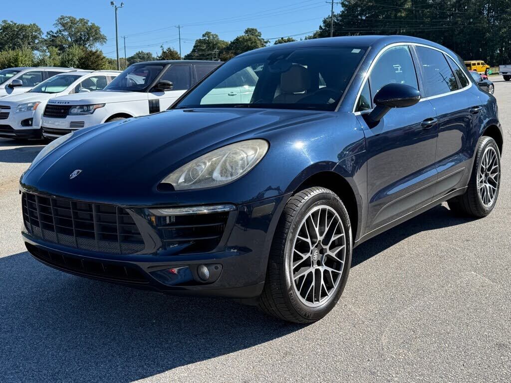 2017 PORSCHE Macan
