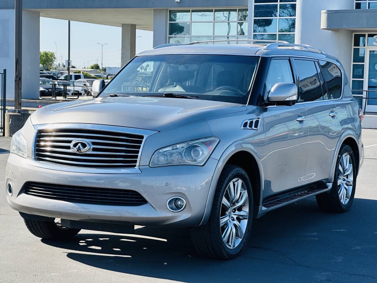 2012 INFINITI QX56