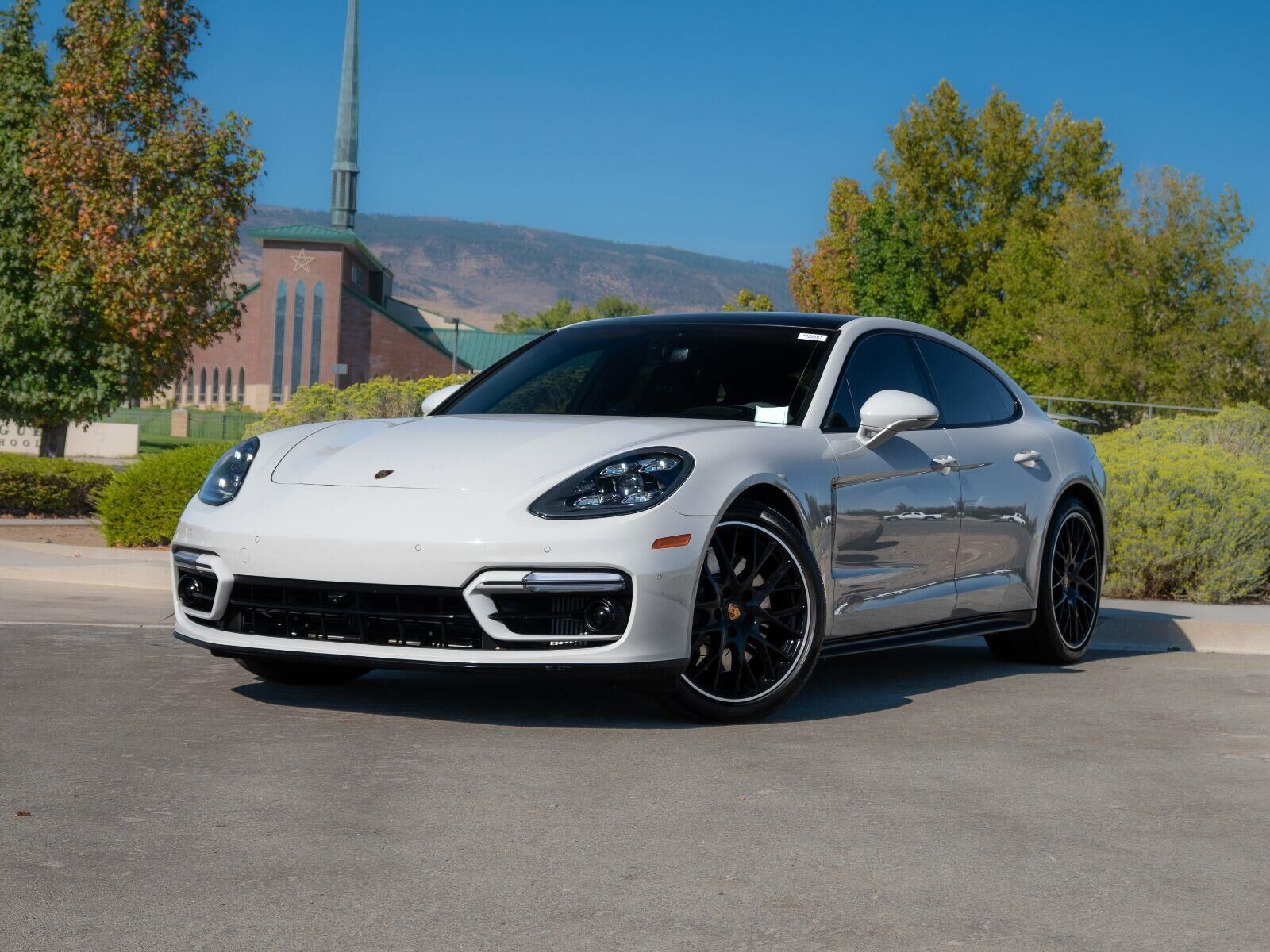 2023 PORSCHE Panamera