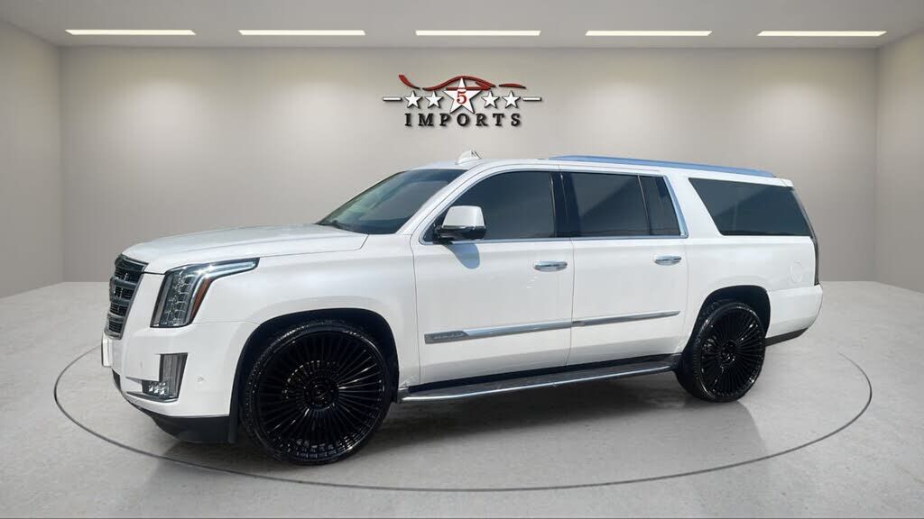 2017 CADILLAC Escalade ESV