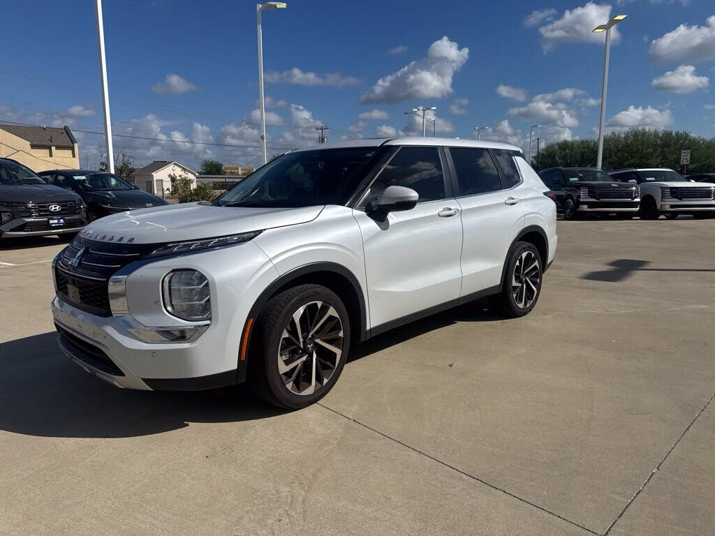2024 MITSUBISHI Outlander